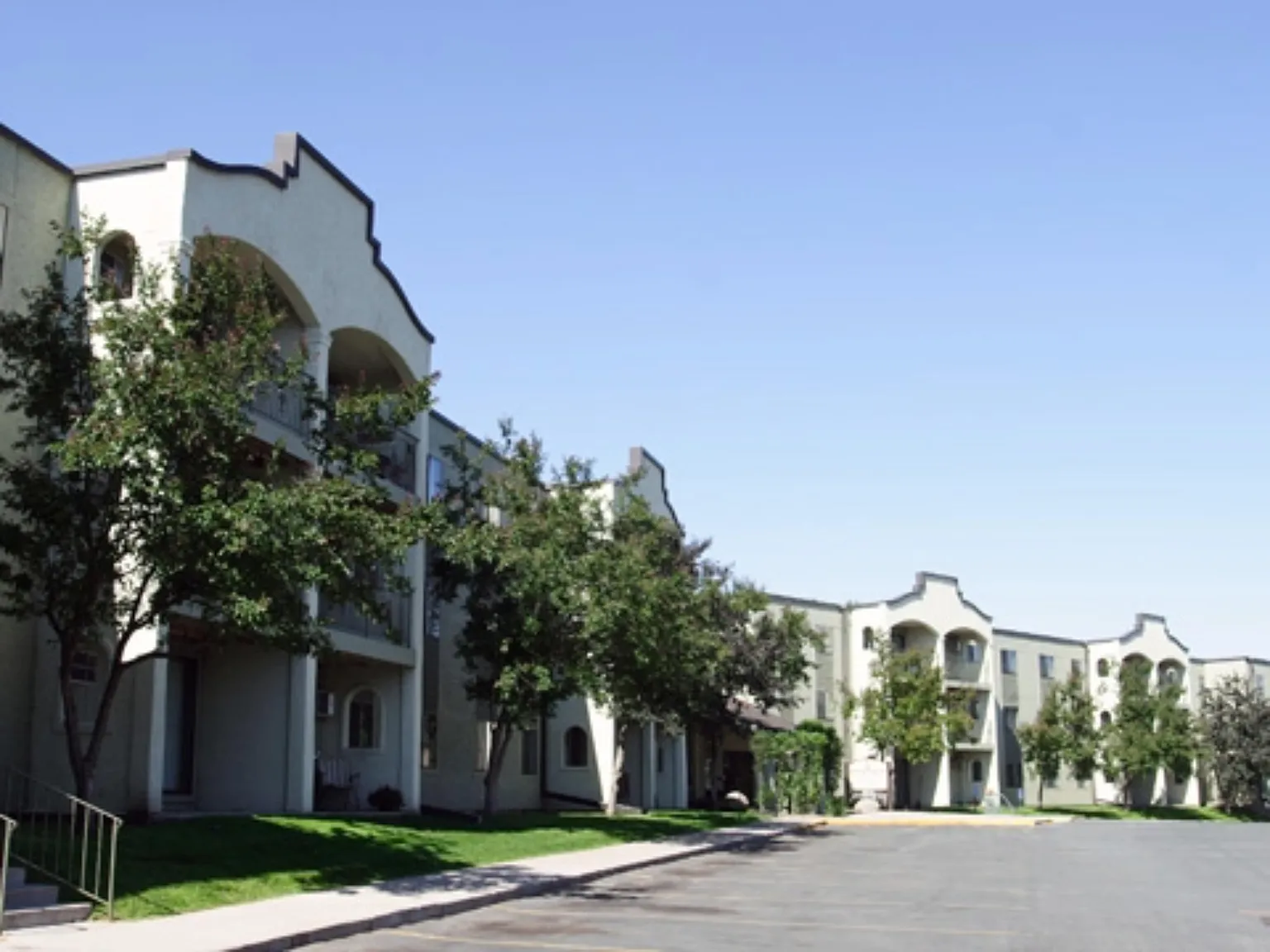 Pondview Apartments — Photo 4
