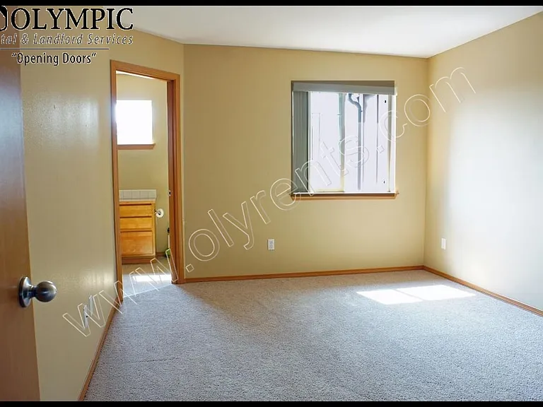3125 S 45th St — Photo 5