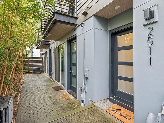 3rd image of 2511 SE 29th Ave