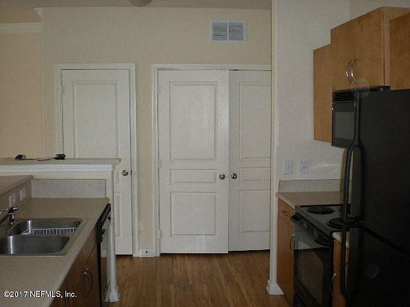 4th image of 8290 GATE Parkway #718