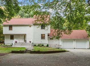 179 S Main St, Sherborn, MA 01770