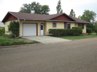 301 4th Ave E, Reeder, ND 58649