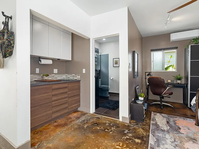 Kitchenette in private studio