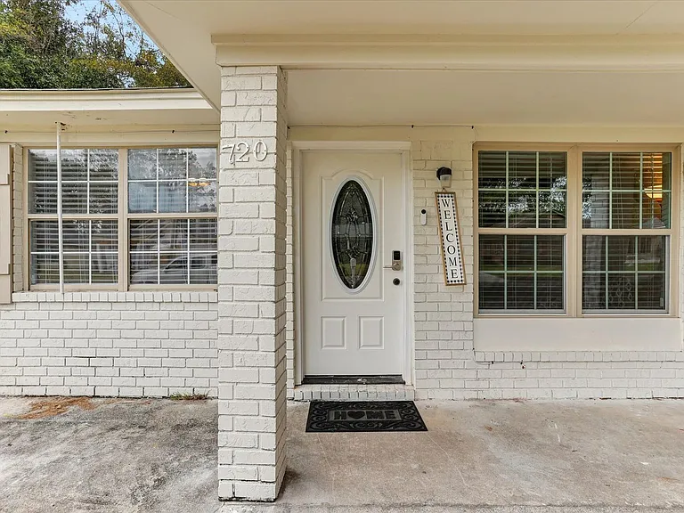 720 Dixon St — Photo 6