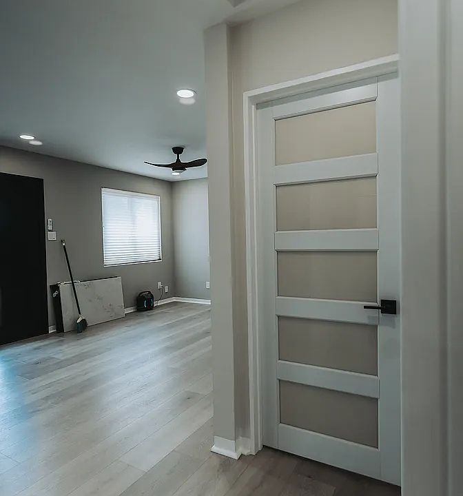1st image of 6658 Comstock Ct