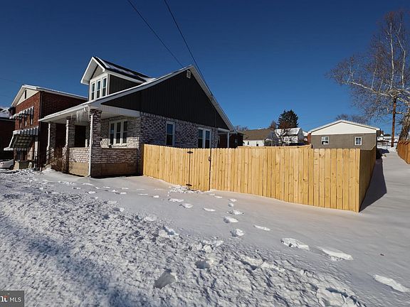 4th image of 1102 E Oldtown Rd