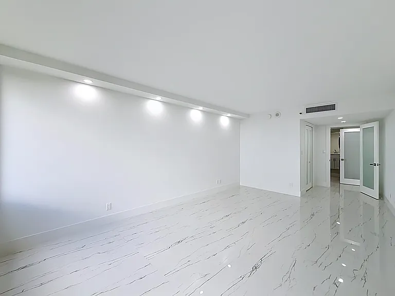 2480 Presidential Way #902 — Photo 30