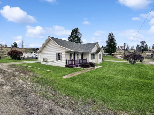 550 Cliff St, Eureka, MT 59917