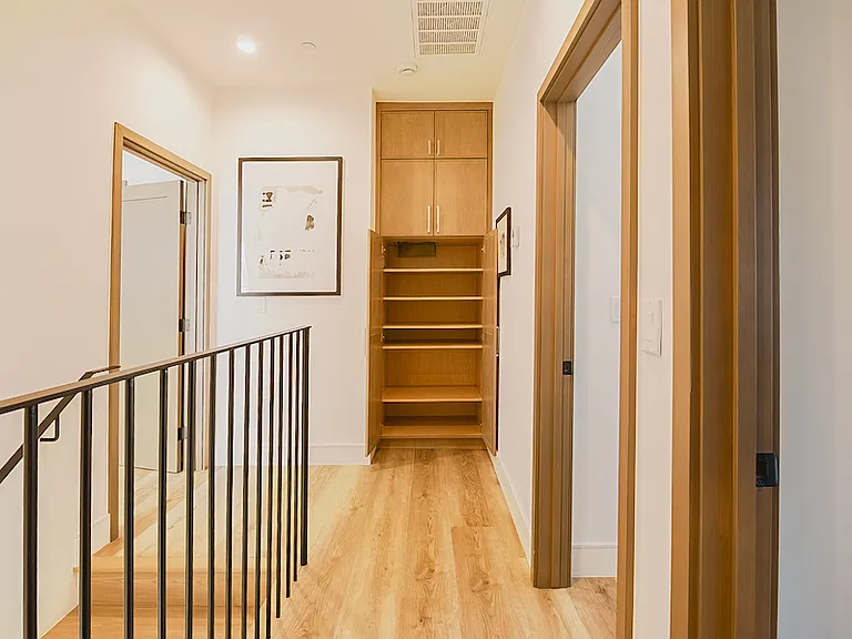 11024 Hortense St — Photo 19