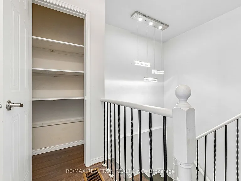 409 Cobblehill Dr — Photo 18