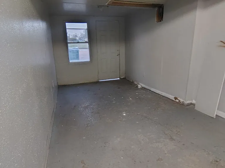 6404 Myron Ave — Photo 6