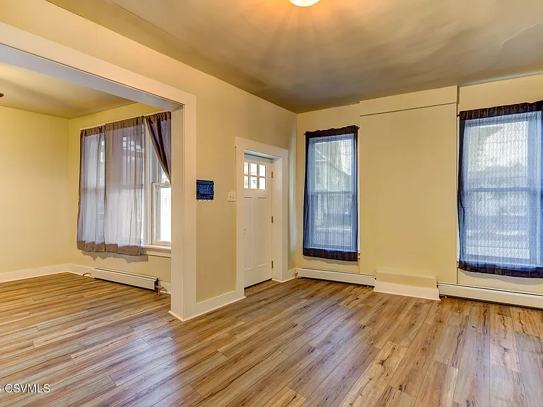 148 Bloom St — Photo 7