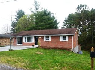 6631 Riverview Dr, Radford, VA 24141