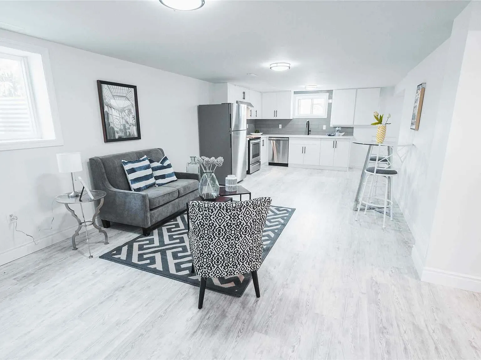 3 bed, 1200 sqft, $1,650 — Photo 1