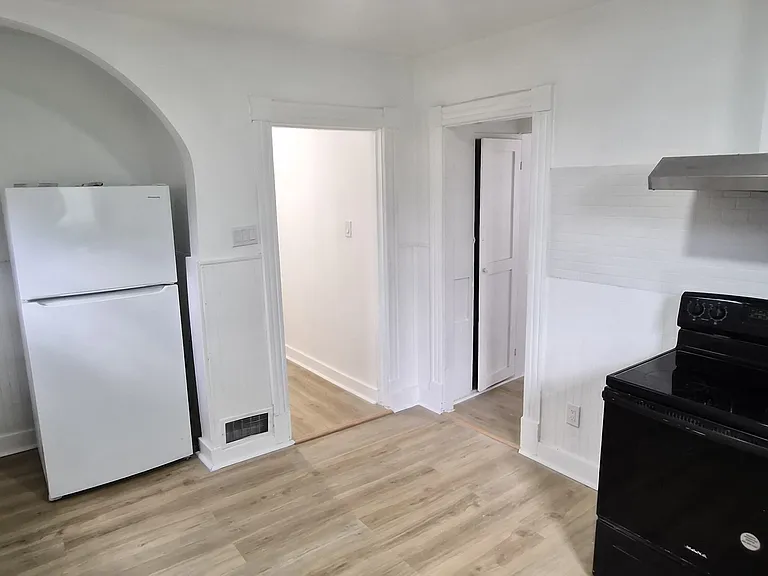 323 5th Ave #1 — Photo 8