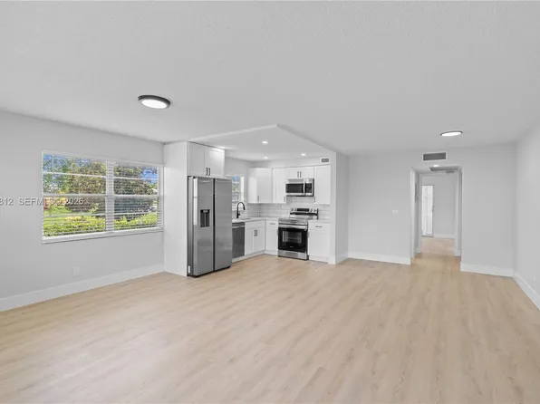 213 N Oakridge Blvd #213, Deerfield Beach, FL 33442