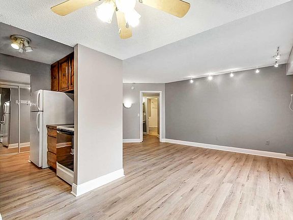 2nd image of 831 Old Settlers Trl APT 3