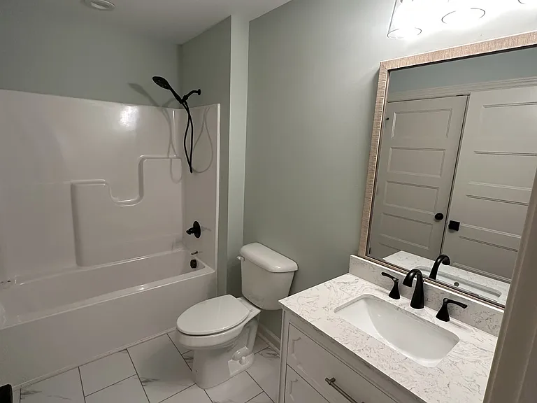 177 N Clarendon Dr — Photo 6