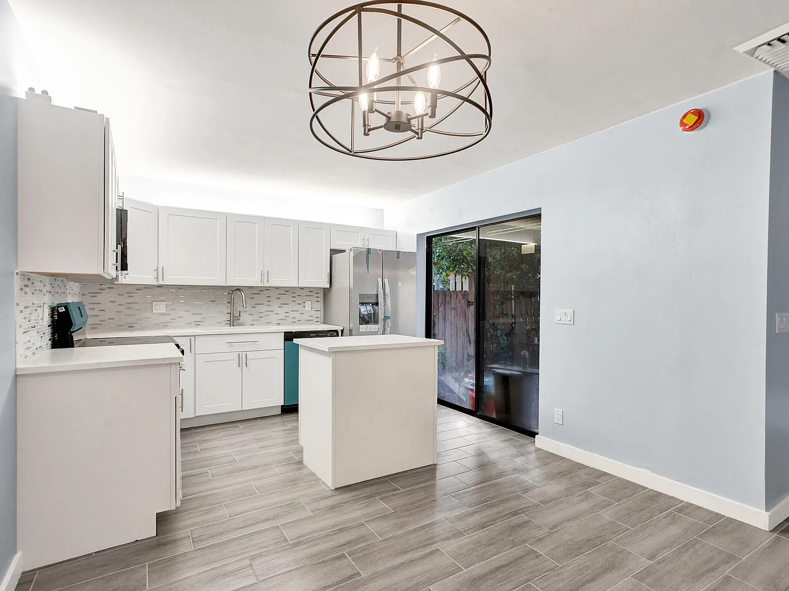 2 bed, 2.5 bath, 1372 sqft, $2,900 — Photo 3