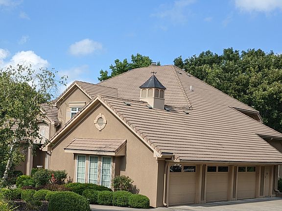 2nd image of 1859 Hidden Oaks Ct
