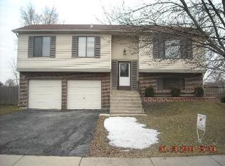 3140 Winchester Ct E, Aurora, IL 60504