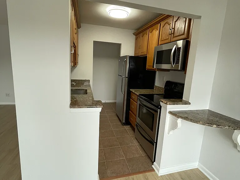 100 Pierson Miller Dr #F29 — Photo 4