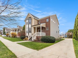 1048 Graystone Rd, Holland, MI 49423