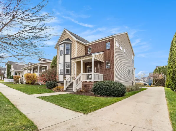 1048 Graystone Rd, Holland, MI 49423