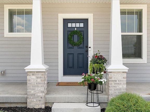 3rd image of 4865 Sunny Spring Way