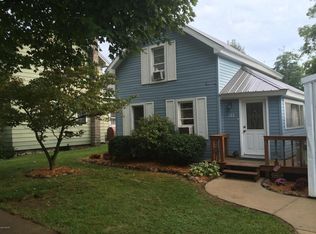 122 Race St, Freeport, MI 49325