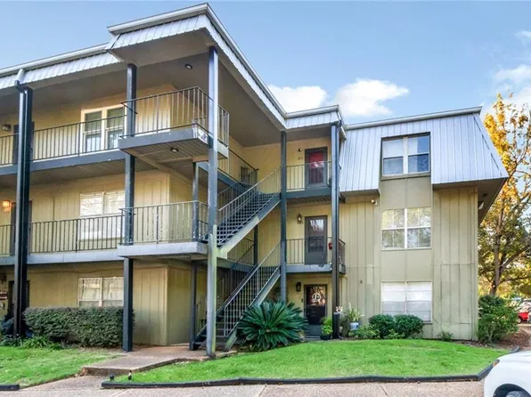 223 Riverbend Dr, Mobile, AL 36605