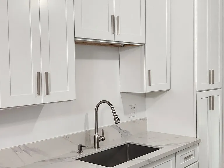 1403 Obispo Ave — Photo 1
