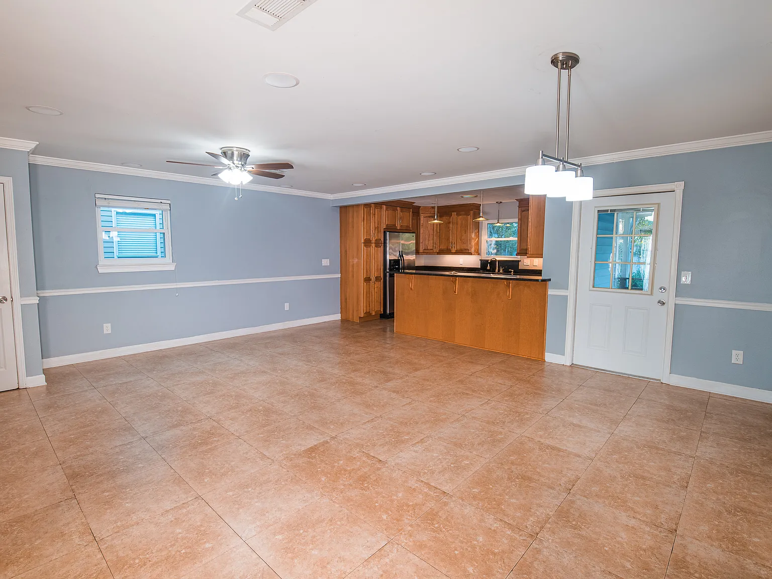 109 Meadowbrook Court - 1 — Photo 2