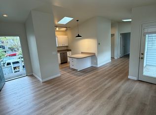2421 NW 59th St APT 4, Seattle, WA 98107