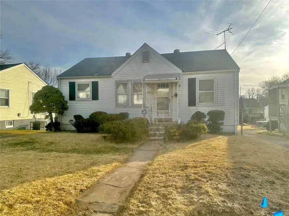 7043 Manette Dr, Saint Louis, MO 63136