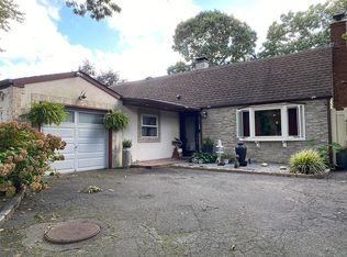 88 S Howell Ave, Farmingville, NY 11738