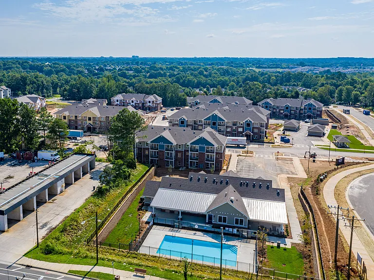GRANITE POINTE — Photo 30