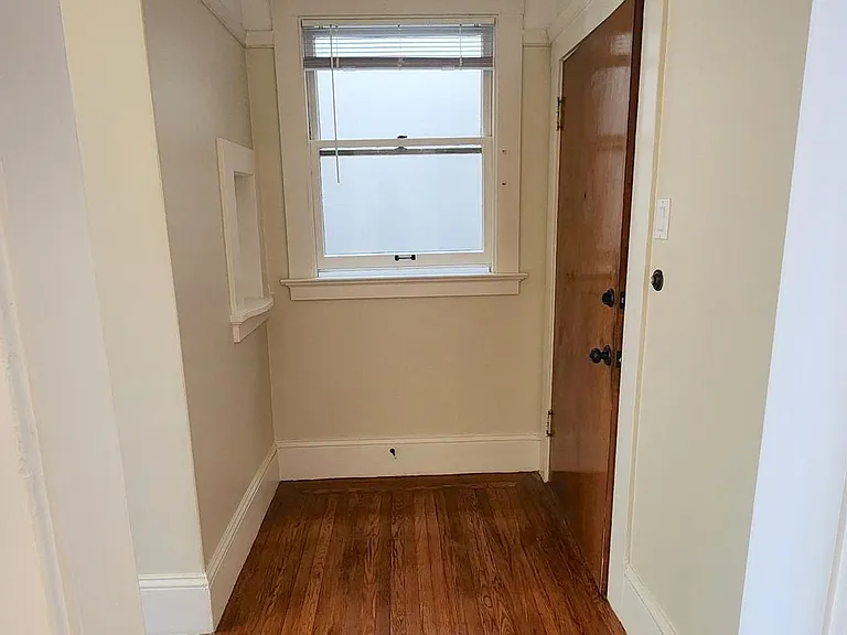 558 21st Ave — Photo 11