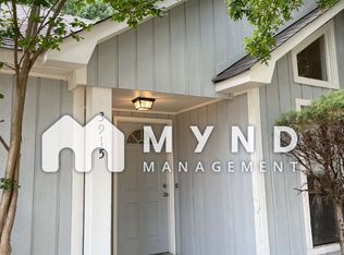 3915 Ross Rd, Memphis, TN 38115