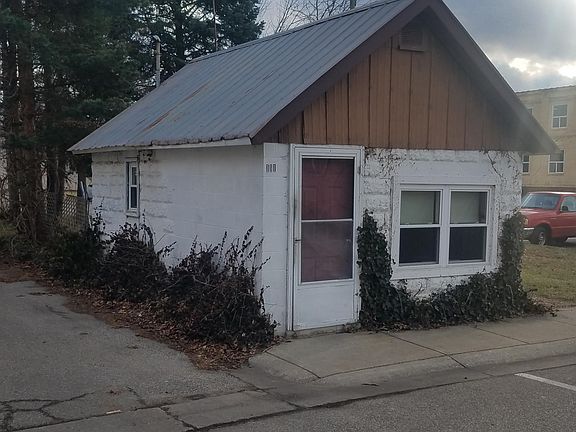 2nd image of 111 W James St