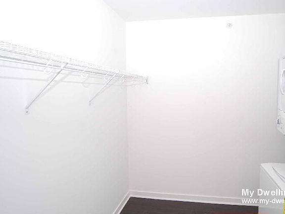 3rd image of 2440 S Kinnickinnic Ave APT 501