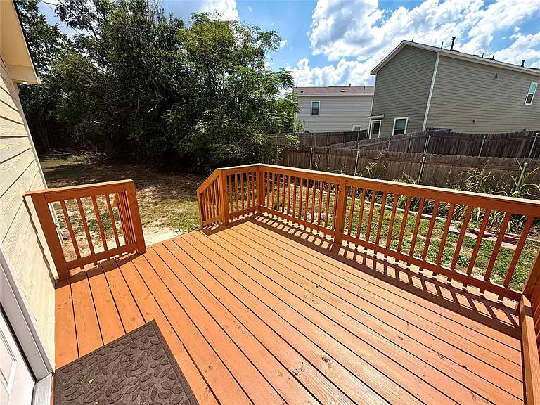 1107 Neches St — Photo 15
