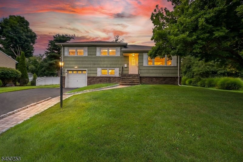 1st image of 19 Andover Dr