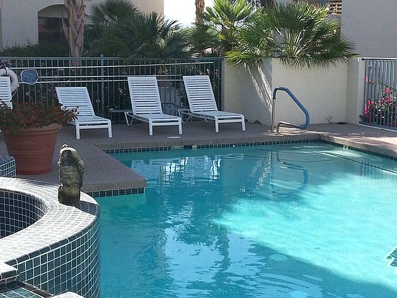 Community pool/spa