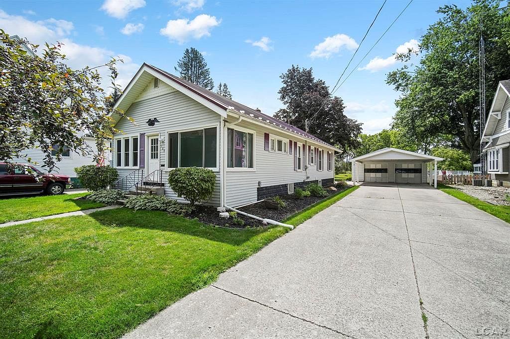 105 Walnut Blissfield, Blissfield, MI 49228 Zillow