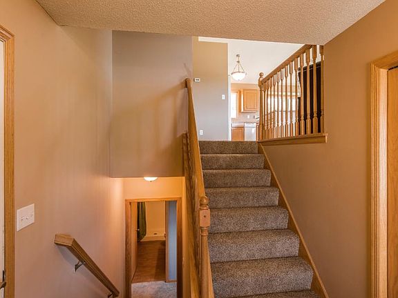 5th image of 246 Harriman St