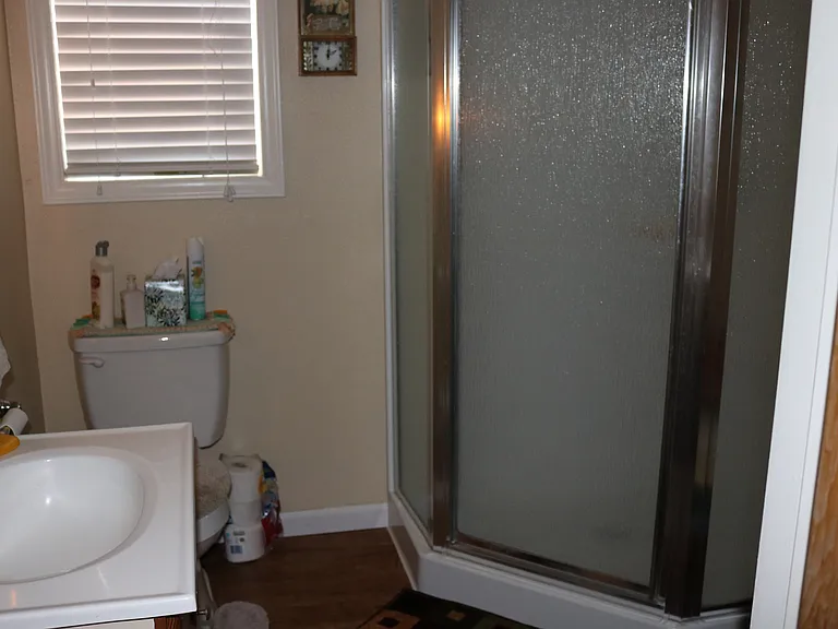 255 Old County Rd — Photo 7