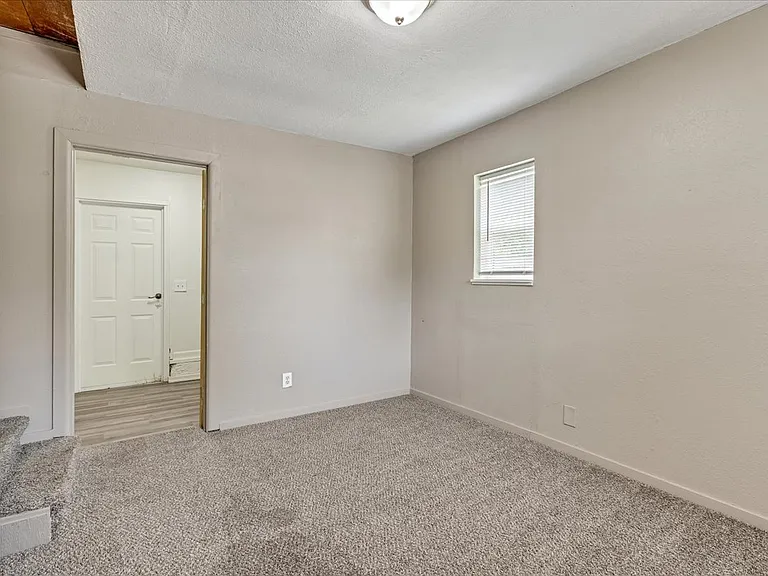 1536 SW 52nd St — Photo 15
