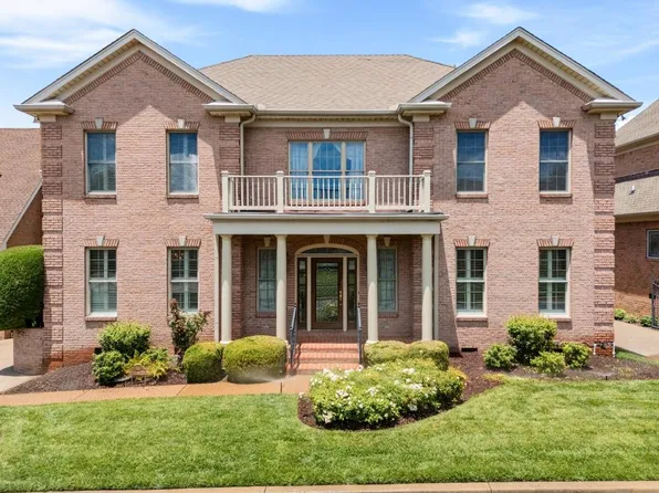 111 Carriage Way, Hendersonville, TN 37075