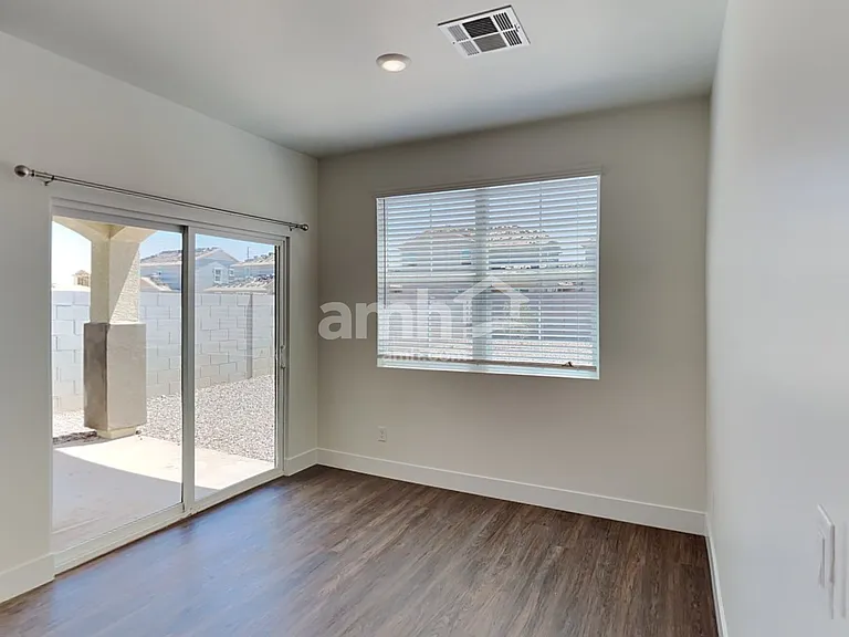 21411 S 231st St — Photo 4